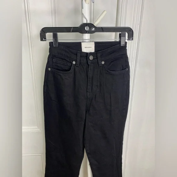 NWT REFORMATION Marlow Super Stretch High Rise Flare
Jeans - Picture 2 of 10